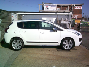 2016 Peugeot 3008 1.6 Bluehdi Allure in White — image 2