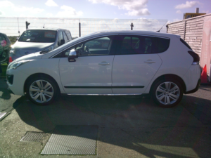 2016 Peugeot 3008 1.6 Bluehdi Allure in White — image 3