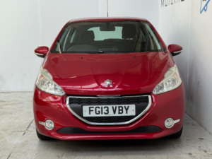 2013 Peugeot 208 1.4 Hdi Active Euro 5 5dr in Red — image 2