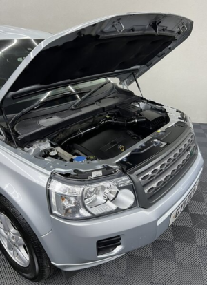 2011 Land Rover Freelander 2 2.2 Freelander S Td4 Auto 5dr in Silver — image 4