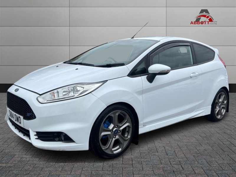 2014 Ford Fiesta 1.6 T Ecoboost St-2 in White — image 1