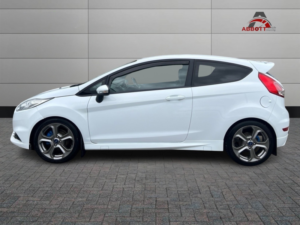 2014 Ford Fiesta 1.6 T Ecoboost St-2 in White — image 4