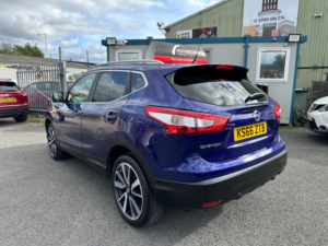 2016 Nissan Qashqai 1.2 Dig-T Tekna 2WD Euro 6 (s/s) 5dr in Blue — image 4