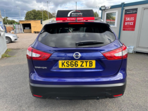2016 Nissan Qashqai 1.2 Dig-T Tekna 2WD Euro 6 (s/s) 5dr in Blue — image 5