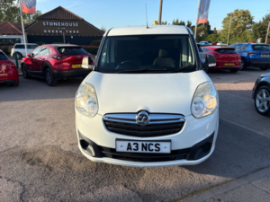 2016 Vauxhall Combo 1.3 Cdti 2300 16v Panel Van 3dr Diesel Manual Fwd L1 H1 (133 G/km, 89 Bhp) in White — image 2