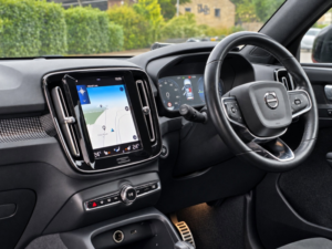 2022 Volvo Xc40 1.5h T5 Twin Engine Recharge 10.7kwh R-Design Pro SUV 5dr Petrol Plug-In Hybrid Auto Euro 6 (s/s) (262 Ps) in Red — image 3