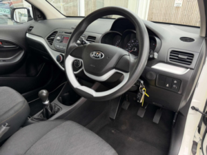 2013 Kia Picanto 1.0 1 Euro 5 5dr in White — image 3