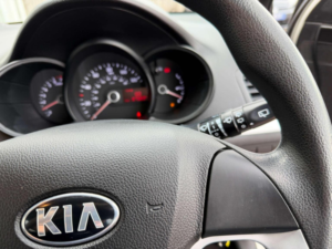2013 Kia Picanto 1.0 1 Euro 5 5dr in White — image 6