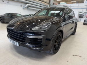 2017 Porsche Cayenne 3.6 Cayenne Gts V6 Tiptronic Auto 4WD 5dr in Black — image 2