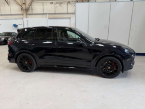 2017 Porsche Cayenne 3.6 Cayenne Gts V6 Tiptronic Auto 4WD 5dr in Black — image 3
