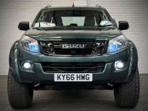 2016 Isuzu D-Max 2.5 Td At35 Arctic Trucks 4x4 4dr in Green — image 2