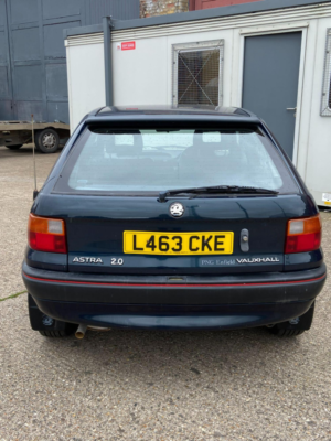 1993 Vauxhall Astra 2.0 in Blue — image 3