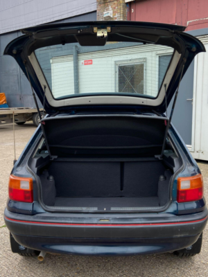 1993 Vauxhall Astra 2.0 in Blue — image 4