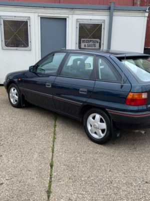 1993 Vauxhall Astra 2.0 in Blue — image 5