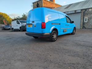 2016 Volkswagen Caddy Maxi 2.0 Tdi C20 Bluemotion Tech Startline Lwb Euro 6 (s/s) 6dr in Blue — image 3