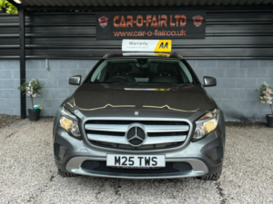 2016 Mercedes-Benz Gla 2.1 Gla220d Sport in Grey — image 2
