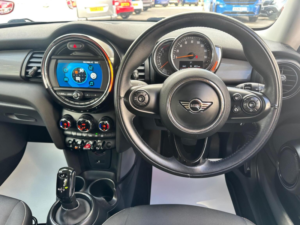 2018 MINI Hatch 1.5 Cooper Steptronic Euro 6 (s/s) 3dr in White — image 6