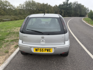 2005 Vauxhall Corsa 1.4 I 16v Design in Silver — image 4