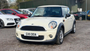 2011 MINI Hatch 1.6 One Euro 5 3dr in White — image 3