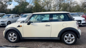 2011 MINI Hatch 1.6 One Euro 5 3dr in White — image 5