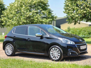 2017 Peugeot 208 1.2 Puretech Allure Eat Euro 6 (s/s) 5dr in Black — image 2
