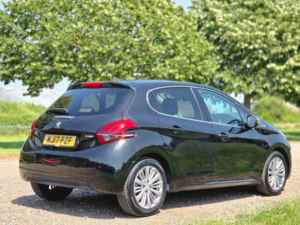 2017 Peugeot 208 1.2 Puretech Allure Eat Euro 6 (s/s) 5dr in Black — image 6