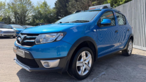 2014 Dacia Sandero Stepway 1.5 Dci Laureate Euro 5 5dr in Blue — image 3