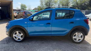 2014 Dacia Sandero Stepway 1.5 Dci Laureate Euro 5 5dr in Blue — image 4