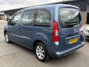 2009 Peugeot Partner Tepee 1.6 Hdi Tepee S in Blue — image 4
