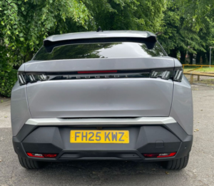 2025 Peugeot 3008 1.2 Allure SUV 5dr Petrol Hybrid E-Dsc6 Euro 6 (s/s) (136 Ps) in Grey — image 4
