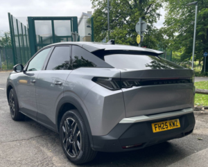 2025 Peugeot 3008 1.2 Allure SUV 5dr Petrol Hybrid E-Dsc6 Euro 6 (s/s) (136 Ps) in Grey — image 5