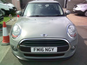 2016 MINI Hatch 1.2 One 3-Door Hatch in Grey — image 5