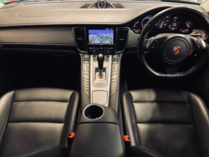 2010 Porsche Panamera 4s Pdk in Black — image 2