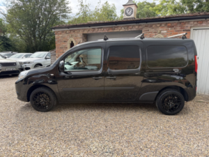 2019 Renault Kangoo Maxi 1.5 Ll21 Energy Dci 95 Business+ My19 in Black — image 4