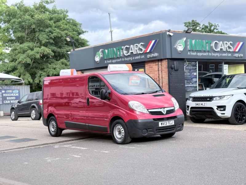 2013 Vauxhall Vivaro 2.0 2900 Cdti Ecoflex in Red — image 1