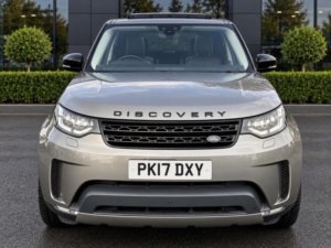 2017 Land Rover Discovery 3.0 Td V6 First Edition Auto 4WD Euro 6 (s/s) 5dr in Silver — image 2