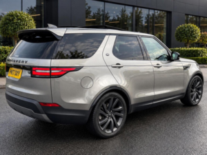 2017 Land Rover Discovery 3.0 Td V6 First Edition Auto 4WD Euro 6 (s/s) 5dr in Silver — image 5