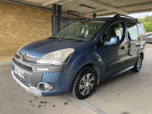 2013 Citroen Berlingo 1.6 E-Hdi Airdream Xtr in Blue — image 2