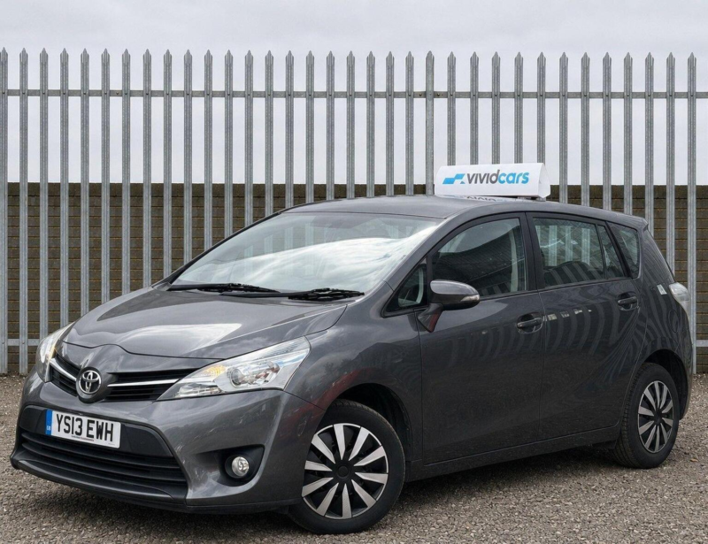 2013 Toyota Verso 1.6 V-Matic Active Euro 5 5dr (7 Seat) in Grey — image 1