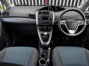 2013 Toyota Verso 1.6 V-Matic Active Euro 5 5dr (7 Seat) in Grey — image 3