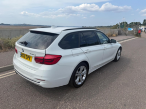 2019 BMW 3 Series 2.0 320d Sport Touring Auto Euro 6 (s/s) 5dr in White — image 4