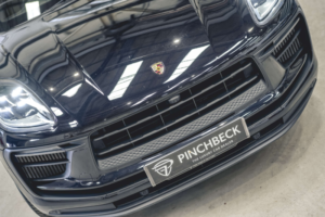 2022 Porsche Macan 2.9 Macan S Semi-Auto 4WD 5dr in Black — image 4