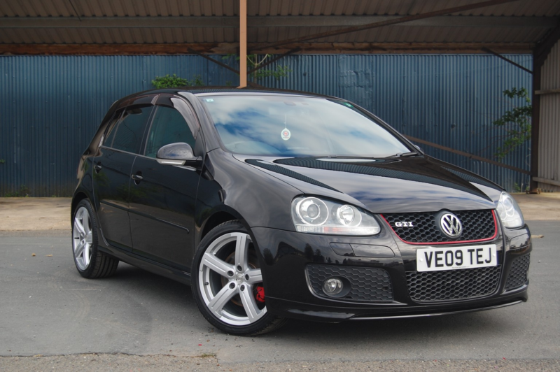 2009 Volkswagen Golf 2.0 Tfsi Gti Pirelli in Black — image 1