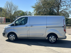 2017 Ford Transit Custom 2.0 Tdci 270 Limited in Silver — image 5