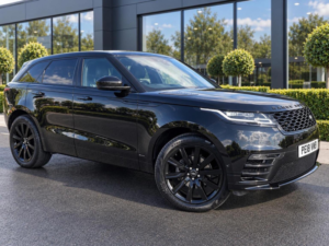 2018 Land Rover Range Rover Velar 2.0 D180 R-Dynamic Se Auto 4WD Euro 6 (s/s) 5dr in Black — image 4