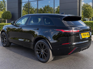 2018 Land Rover Range Rover Velar 2.0 D180 R-Dynamic Se Auto 4WD Euro 6 (s/s) 5dr in Black — image 5