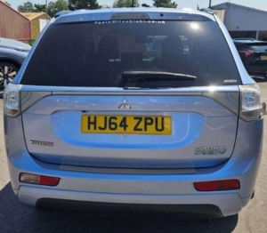 2014 Mitsubishi Outlander 2.0h 12kwh Gx4hs CVT 4WD Euro 5 (s/s) 5dr in Blue — image 5