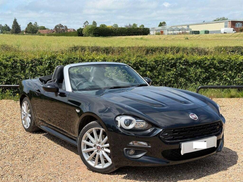 2018 Fiat 124 Spider 1.4 124 Spider 1.4 Multiair Turbo 140hp Lusso in Black — image 1