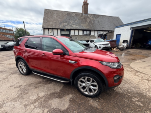 2016 Land Rover Discovery Sport Td4 Hse in Red — image 5