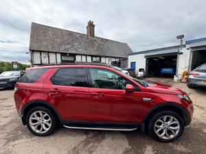 2016 Land Rover Discovery Sport Td4 Hse in Red — image 6